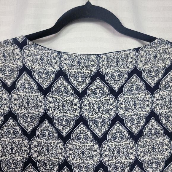 Francesca’s Women’s Alya Bell Sleeve Mixed Print Dress Tie Neck Cutout Hem L - Picture 9 of 10